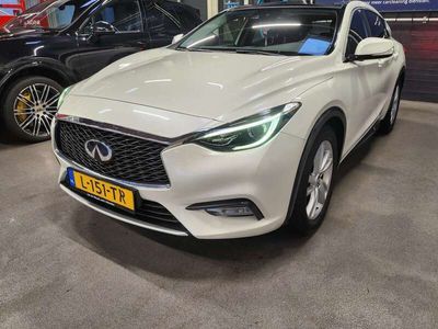 Infiniti Q30