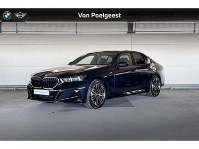 Carbon black metallic Gebruikt 2024 BMW 520 Comfort Edition Sedan | € 69.900 (Super prijs)