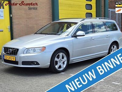 Grijs (metallic) Occasion 2010 Volvo V70 Momentum Stationwagen | € 7.450 (Eerlijke prijs)