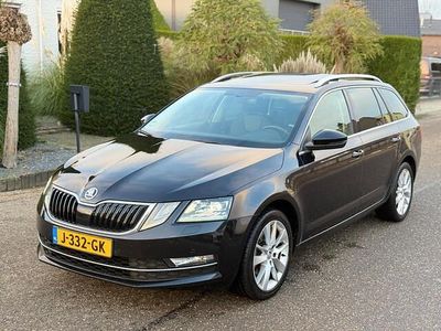 Zwart Occasion 2018 Skoda Octavia Style Stationwagen | € 9.750 (Eerlijke prijs)