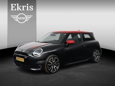 Occasion Mini Cooper Comfort 135 kW (184 PK) 2024 Zwart Hatchback