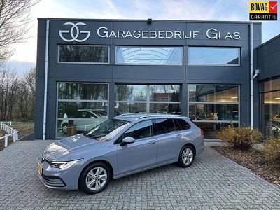 Grijs Gebruikt 2021 VW Golf VIII Life Stationwagen | € 19.950 (Eerlijke prijs)