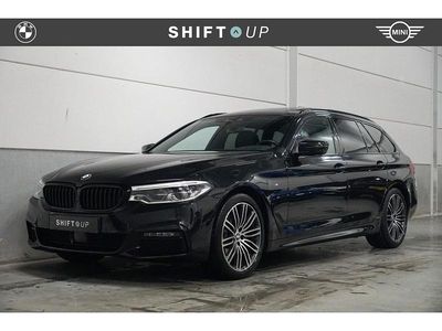 Zwart Gebruikt 2020 BMW 520 M Sport Stationwagen | € 36.940 (Duur)