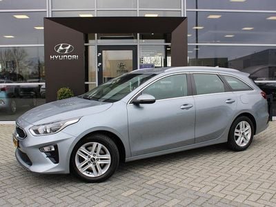Grijs Gebruikt 2020 Kia Ceed Hatchback | € 17.895 (Eerlijke prijs)