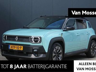 Blauw Gebruikt 2025 Renault 4 E-Tech Iconic SUV | € 35.940 (Eerlijke prijs)