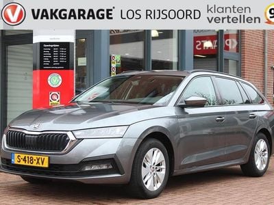 Grijs Gebruikt 2023 Skoda Octavia Ambition Stationwagen | € 23.785 (Eerlijke prijs)