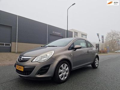 Bruin Gebruikt 2011 Opel Corsa Color Edition Hatchback | € 1.750 (Eerlijke prijs)
