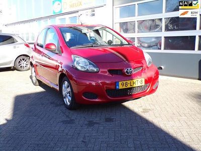 Rood Gebruikt 2010 Toyota Aygo Hatchback | € 3.250 (Eerlijke prijs)