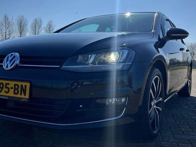 Zwart Gebruikt 2013 VW Golf VII Highline Hatchback | € 11.250 (Eerlijke prijs)