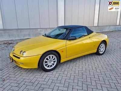 Occasion Alfa Romeo Spider 155 PK (114 kW) 1999 Geel Cabriolet