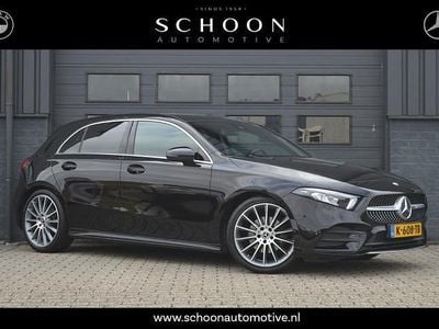 Zwart (metallic) Gebruikt 2018 Mercedes A180 Business Hatchback | € 21.950 (Eerlijke prijs)