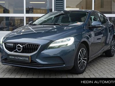 Blauw Occasion 2018 Volvo V40 Hatchback | € 18.995 (Eerlijke prijs)
