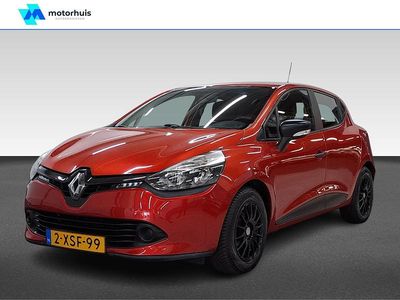 Rood Gebruikt 2014 Renault Clio IV Authentique Hatchback | € 7.940