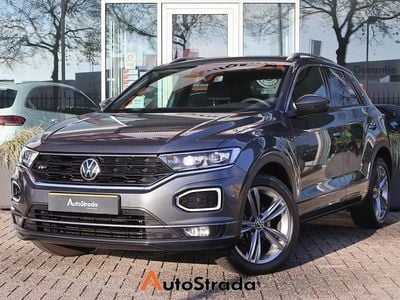 Grijs (metallic) Occasion 2022 VW T-Roc R-line SUV | € 24.700 (Eerlijke prijs)