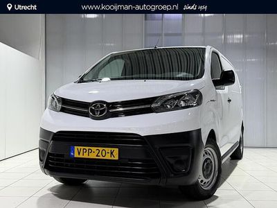 Cool white Occasion 2022 Toyota Proace Limited MPV | € 18.900