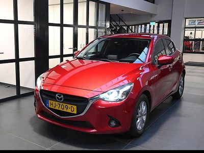 Rood Gebruikt 2015 Mazda 2 Hatchback | € 10.450 (Iets duurder)