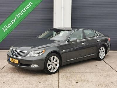 Groen Gebruikt 2008 Lexus LS600h President Line Sedan | € 12.999