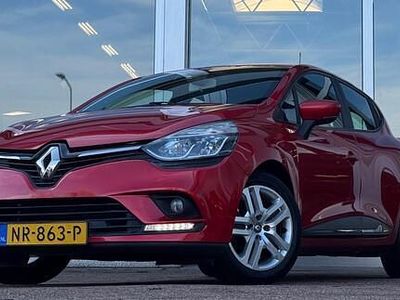 Rood (metallic) Occasion 2017 Renault Clio IV Zen Hatchback | € 7.644 (Eerlijke prijs)