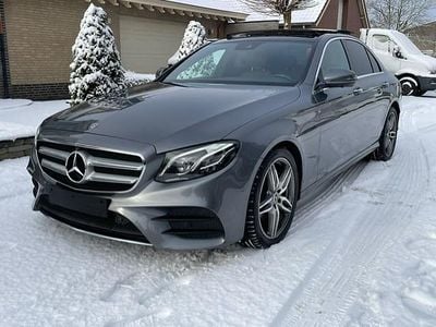 Grijs Gebruikt 2020 Mercedes E220 AMG line Sedan | € 24.200 (Super prijs)