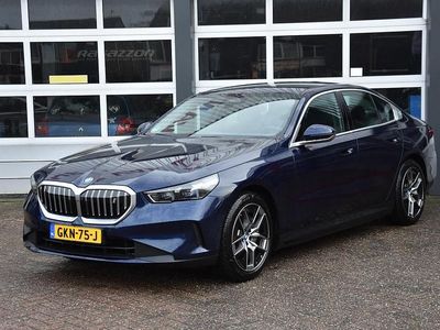 Blauw (metallic) Gebruikt 2024 BMW i5 M Sport Sedan | € 56.995