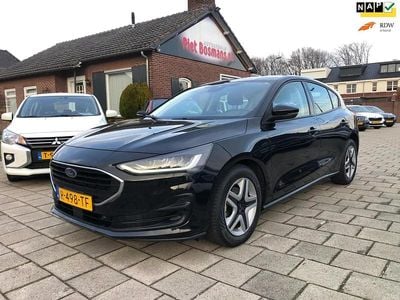 Zwart Occasion 2022 Ford Focus Hatchback | € 14.840 (Eerlijke prijs)