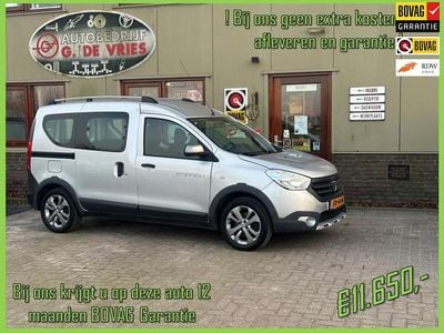 Grijs Gebruikt 2015 Dacia Dokker Stepway MPV | € 11.650 (Duur)