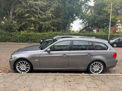 Grijs Gebruikt 2011 BMW 318 Luxury Line Stationwagen | € 9.500 (Duur)