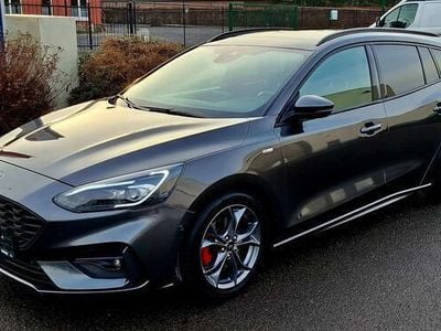 Grijs Gebruikt 2021 Ford Focus ST-Line Stationwagen | € 19.000 (Goede deal)