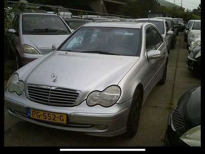 Mercedes C200