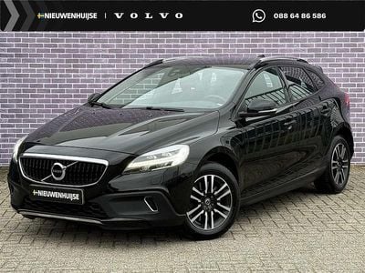 Zwart Occasion 2016 Volvo V40 CC Momentum Stationwagen | € 16.894 (Eerlijke prijs)