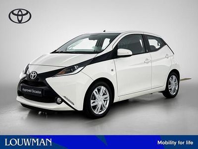Wit Occasion 2021 Toyota Aygo X-play Hatchback | € 14.950 (Eerlijke prijs)