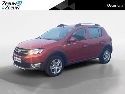 Occasion Dacia Sandero Lauréate 90 PK (66 kW) 2015 Vuurrood b76 Hatchback