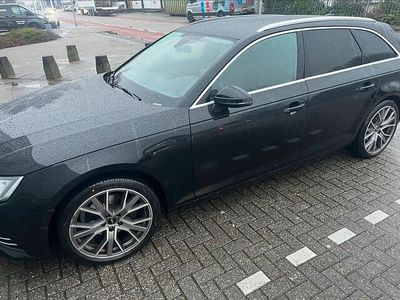 Zwart (metallic) Occasion 2017 Audi A4 Sport Stationwagen | € 12.995 (Eerlijke prijs)