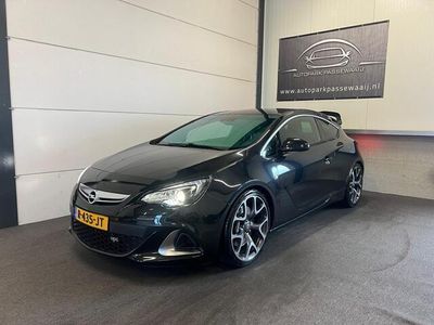 tweedehands Opel Astra GTC 2.0 Turbo OPC 280PK, Cruise Control, Bucket Seats, Dealer Onderhouden, LED, Maxton Design, Vooruit Tint, Airco