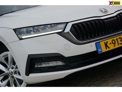 Wit Occasion 2021 Skoda Octavia Business Line Stationwagen | € 16.425 (Iets duurder)