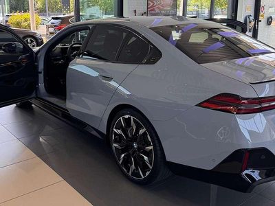 Occasion BMW 530 M Sport 299 PK (219 kW) 2025 Grijs Sedan