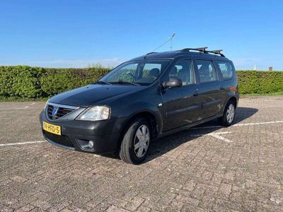 tweedehands Dacia Logan 1.6-16V Lauréate 7p.