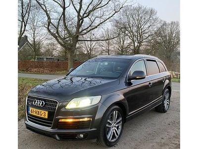 Grijs (metallic) Gebruikt 2005 Audi Q7 SUV | € 7.900 (Eerlijke prijs)