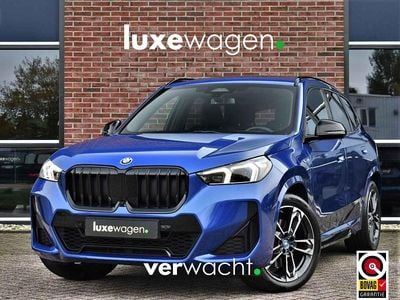 Blauw (metallic) Gebruikt 2023 BMW X1 M Sport SUV | € 44.900 (Goede deal)
