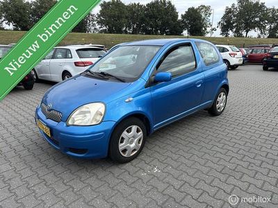 Blauw Gebruikt 2003 Toyota Yaris Hatchback | € 1.266 (Eerlijke prijs)
