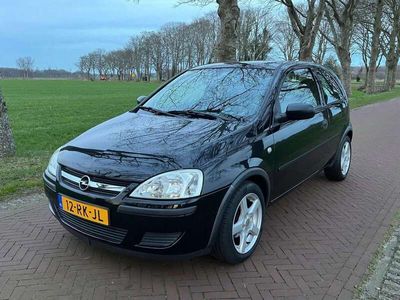 tweedehands Opel Corsa 1.2-16V Rhythm 2005 Zwart Eerste Eigenaar 61.000 K