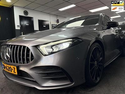 Grijs (metallic) Occasion 2019 Mercedes A180 AMG line Hatchback | € 23.749 (Iets duurder)