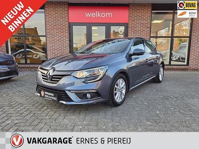 Grijs Gebruikt 2016 Renault Mégane IV Zen Hatchback | € 10.995 (Eerlijke prijs)