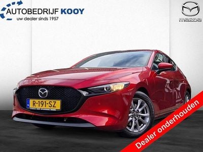 Soul red crystal metallic (rood metallic) Gebruikt 2022 Mazda 3 Comfort Hatchback | € 24.900 (Eerlijke prijs)