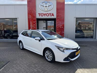 Wit Gebruikt 2023 Toyota Corolla Active Stationwagen | € 27.799 (Iets duurder)