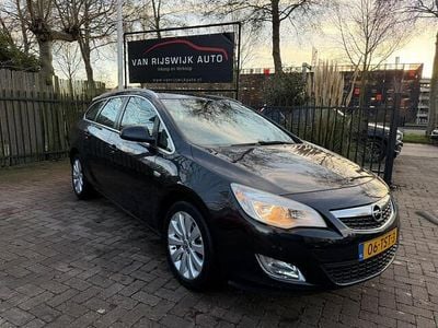 Zwart Occasion 2012 Opel Astra Cosmo Stationwagen | € 2.890 (Goede deal)