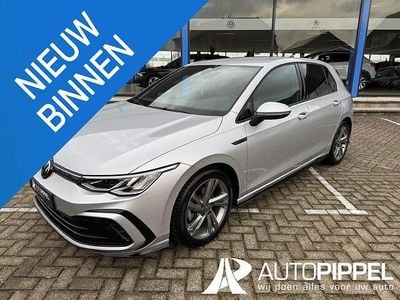 Grijs (metallic) Gebruikt 2022 VW Golf VIII R-line Hatchback | € 29.900 (Eerlijke prijs)