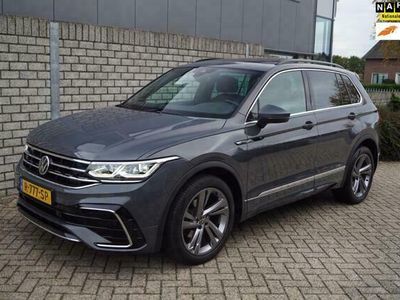 tweedehands VW Tiguan 1.5 TSI R Line Autom Half Leder Stoel en Stuurverw