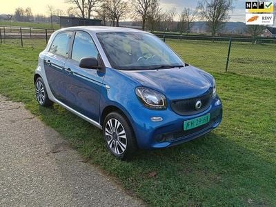 Blauw Gebruikt 2015 Smart ForFour Hatchback | € 4.750 (Goede deal)