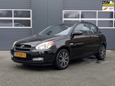 Zwart (metallic) Gebruikt 2010 Hyundai Accent Dynamiq Hatchback | € 2.950